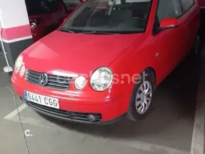 Usado VW Polo Trendline 64 CV (47 kW) 2003 Rojo Berlina