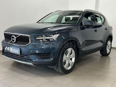 Begagnad Volvo XC40 Momentum 163 HK (119 kW) 2021 Blå SUV