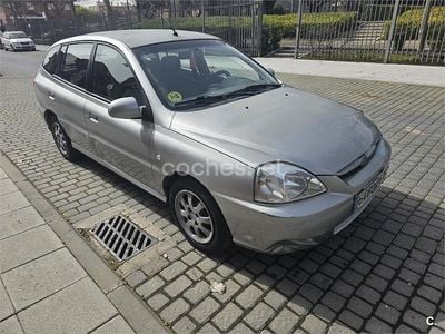 Usado Kia Rio 81 CV (59 kW) 2005 Gris / plata Berlina
