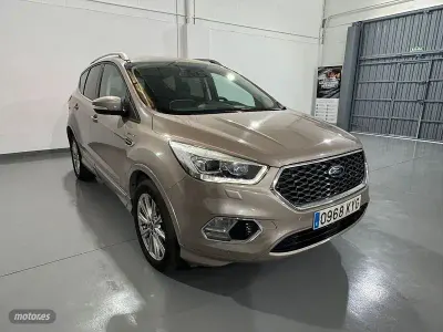 Usado Ford Kuga Vignale 180 CV (132 kW) 2019 Beige SUV