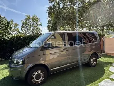Usado VW Caravelle Comfortline 102 CV (75 kW) 2011 Gris / plata Van