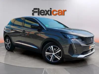 Usado Peugeot 3008 Allure 131 CV (96 kW) 2024 Gris SUV