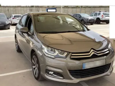 Usado Citroën C4 Shine 120 CV (88 kW) 2017 Beige Utilitario
