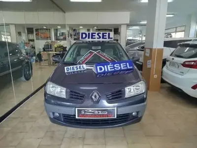 Usado Renault Mégane III Dynamique 106 CV (77 kW) 2008 Negro