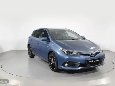 Usado Toyota Auris 136 CV (100 kW) 2017 Azul Berlina