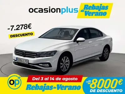 Usado VW Passat Business 122 CV (89 kW) 2022 Blanco Familiar