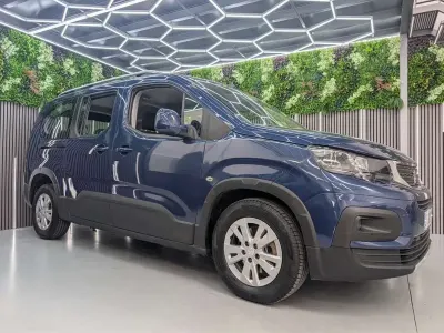 Usado Peugeot Rifter Allure 130 CV (95 kW) 2019 Azul Monovolumen