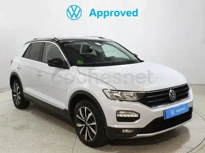 Usado VW T-Roc Advance 150 CV (110 kW) 2022 Gris / plata SUV