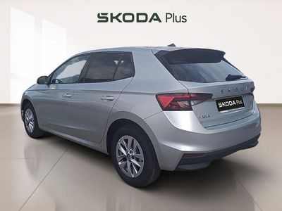 Gris / plateado Nuevo 2025 Skoda Fabia Selection Utilitario | 18.990 € (Precio justo)
