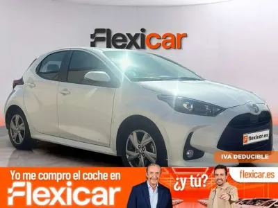 Usado Toyota Yaris Active 116 CV (85 kW) 2025 Blanco Utilitario