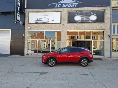 Usado Hyundai Tucson 136 CV (100 kW) 2021 Rojo SUV