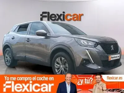 Usado Peugeot 2008 Active 110 CV (80 kW) 2021 Gris SUV