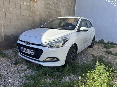 Blanco Usado 2017 Hyundai i20 Berlina | 4990 €