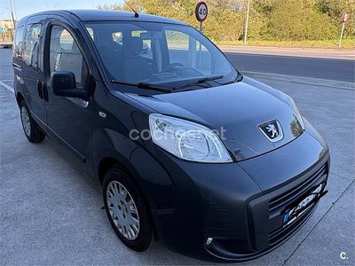 Usado Peugeot TePee Active 80 CV (58 kW) 2016 Negro Monovolumen