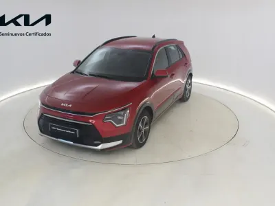 Usado Kia Niro 141 CV (103 kW) 2024 Runway red SUV