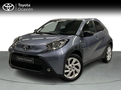 Usado Toyota Aygo X Play 72 CV (52 kW) 2025 Gris / plata SUV