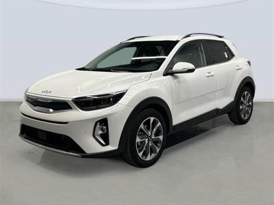 Clear white Usado 2024 Kia Stonic Style SUV | 20.587 € (Caro)