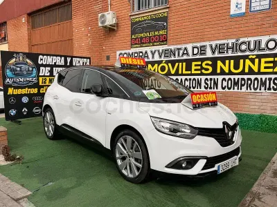 Usado Renault Scénic LIMITED 120 CV (88 kW) 2020 Blanco Monovolumen