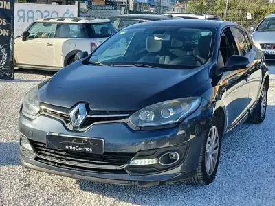 Usado Renault Mégane Life 95 CV (69 kW) 2014 Gris Utilitario
