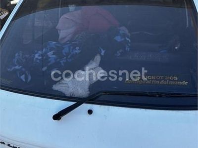 Usado Peugeot 205 60 CV (44 kW) 1994 Blanco Berlina