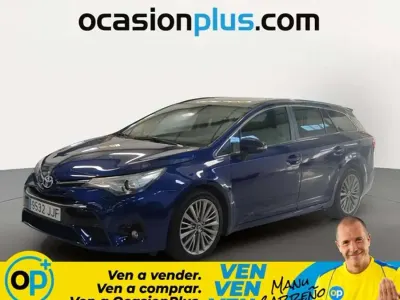 Usado Toyota Avensis Executive 143 CV (105 kW) 2015 Azul Familiar