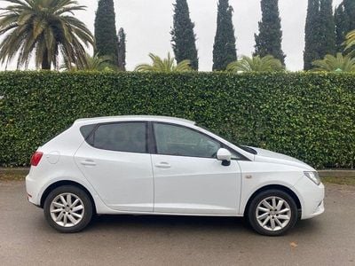 Usado Seat Ibiza Style 90 CV (66 kW) 2013 Blanco Berlina