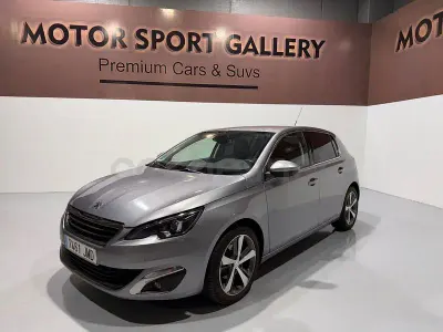 Usado Peugeot 308 Allure 110 CV (80 kW) 2016 Gris / plata Berlina