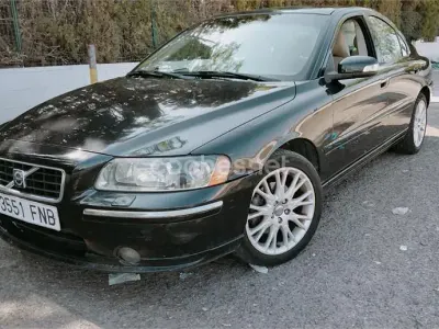 Usado Volvo S60 Summum 163 CV (119 kW) 2007 Negro Berlina
