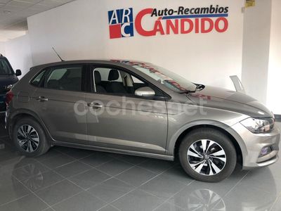 Gris / plata Usado 2021 VW Polo Advance Berlina | 14.900 € (Precio justo)
