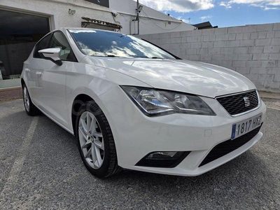 Usado Seat Leon Style 122 CV (89 kW) 2014 Blanco Berlina