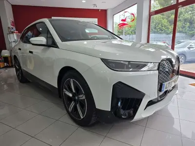 Begagnad BMW iX 239 kW (326 HK) 2023 Vit SUV