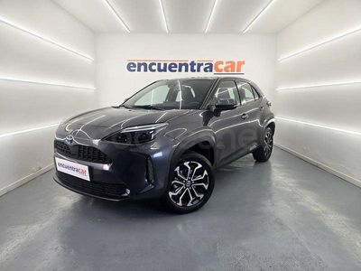 Usado Toyota Yaris Cross Active 116 CV (85 kW) 2024 Gris / plata SUV