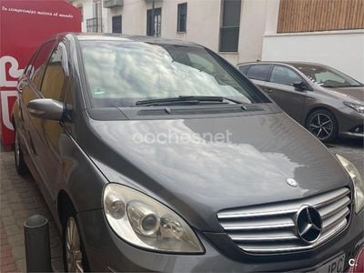 Usado Mercedes B200 140 CV (102 kW) 2007 Gris / plata Monovolumen