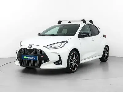Usado Toyota Yaris Hybrid Sport 116 CV (85 kW) 2022 Blanco Berlina