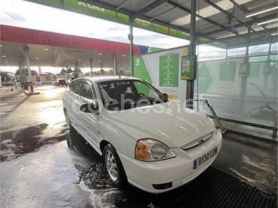 Usado Kia Rio 75 CV (55 kW) 2003 Blanco Berlina