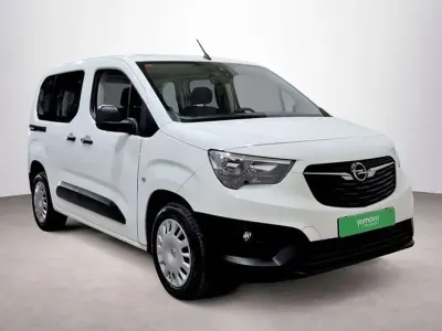 Usado Opel Combo Life Edition 102 CV (75 kW) 2021 Blanco Monovolumen