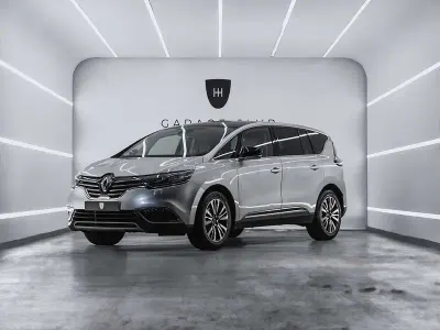 Usado Renault Espace Initiale Paris 160 CV (117 kW) 2018 Gris / plata Monovolumen