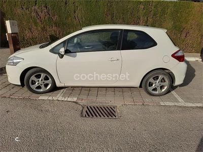 Usado Toyota Auris Active 90 CV (66 kW) 2010 Blanco Utilitario