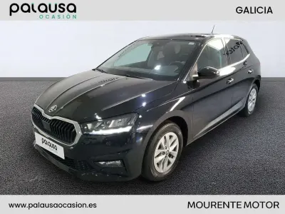 Usado Skoda Fabia Selection 95 CV (69 kW) 2025 Negro Utilitario