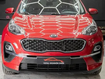 Usado Kia Sportage 136 CV (100 kW) 2021 Rojo SUV
