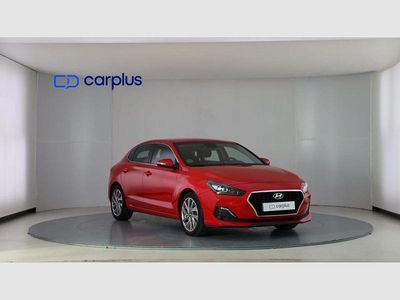 Usado Hyundai i30 120 CV (88 kW) 2018 Engine red (sólido)