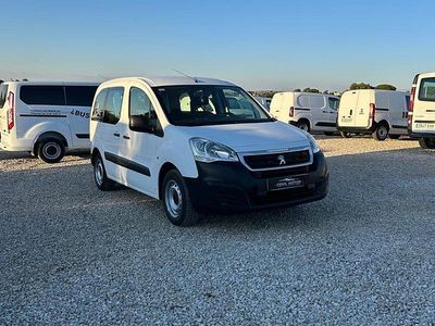 Usado Peugeot Partner Tepee Access 75 CV (55 kW) 2018 Blanco Monovolumen