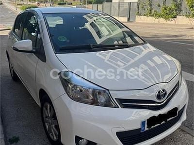 Beige Usado 2012 Toyota Yaris Active Berlina | 7490 € (Precio justo)