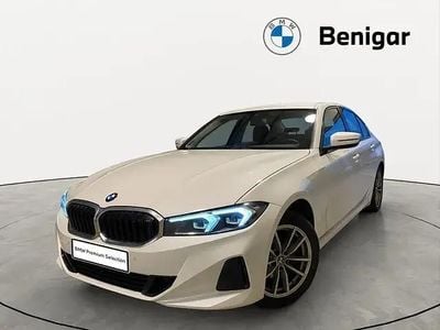 Begagnad BMW 318 Shadowline 150 HK (110 kW) 2024 Vit Sedan