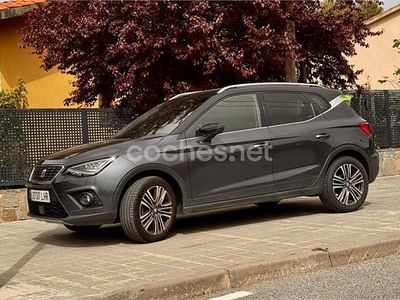 Usado Seat Arona Ecomotive 95 CV (69 kW) 2020 Gris / plata SUV