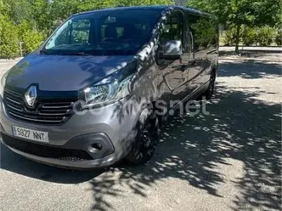 Usado Renault Trafic LIMITED 120 CV (88 kW) 2019 Gris / plata Monovolumen