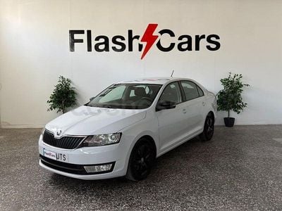 Usado Skoda Rapid Active 116 CV (85 kW) 2016 Blanco Utilitario