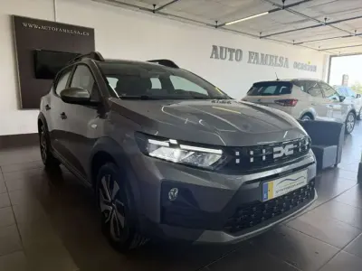 Nuevo Dacia Sandero Expression 122 CV (89 kW) 2026 Gris Utilitario
