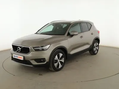 Usado Volvo XC40 Momentum 163 CV (119 kW) 2020 Beige SUV