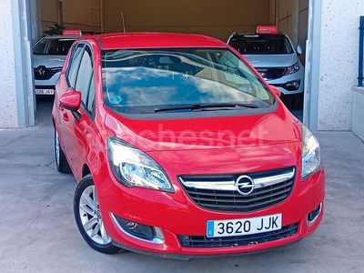 Usado Opel Meriva Selective 110 CV (80 kW) 2015 Rojo Monovolumen